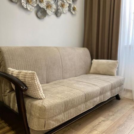 Homelike Apartment Lviv Bagian luar foto