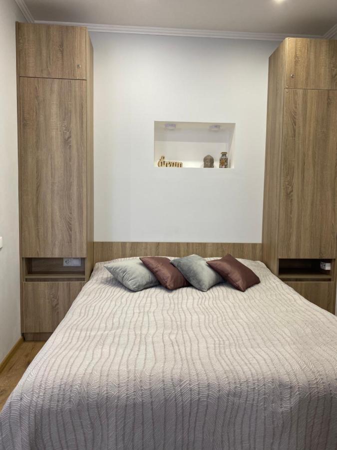 Homelike Apartment Lviv Bagian luar foto
