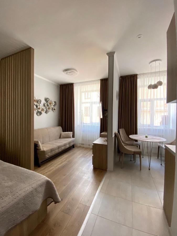 Homelike Apartment Lviv Bagian luar foto