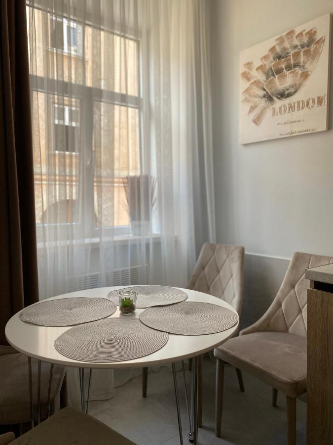 Homelike Apartment Lviv Bagian luar foto