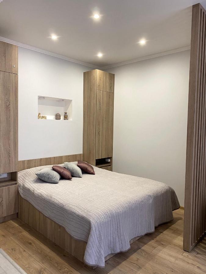 Homelike Apartment Lviv Bagian luar foto