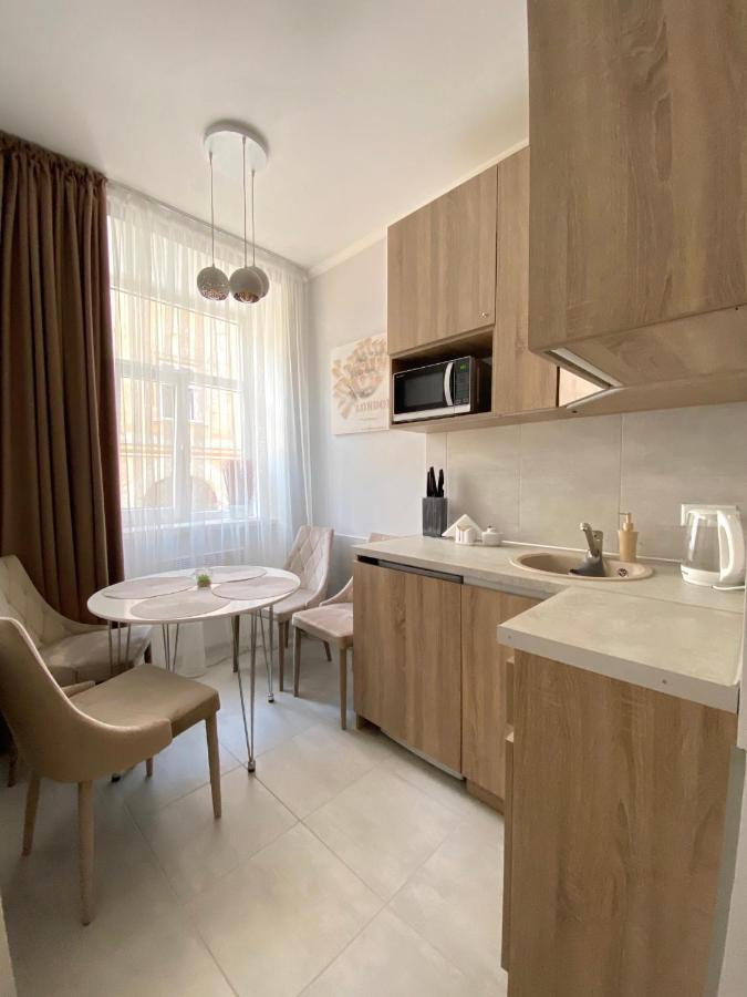 Homelike Apartment Lviv Bagian luar foto