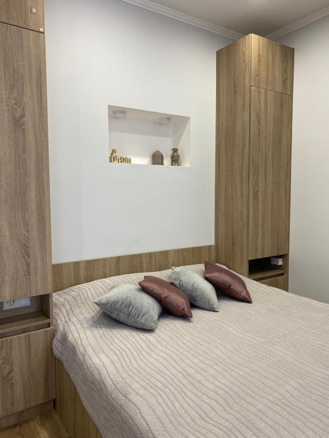 Homelike Apartment Lviv Bagian luar foto