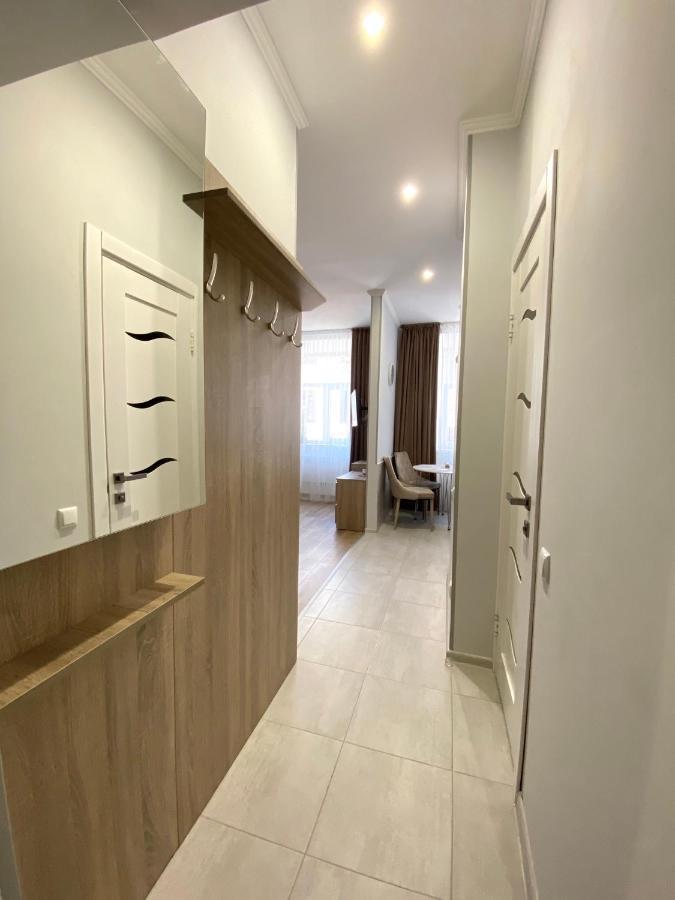 Homelike Apartment Lviv Bagian luar foto