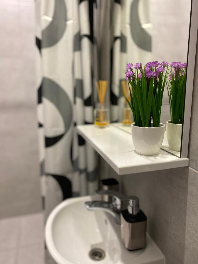 Homelike Apartment Lviv Bagian luar foto